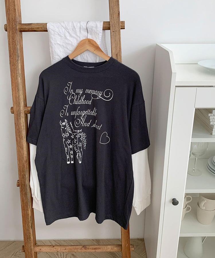 レイヤードレタリングTシャツ