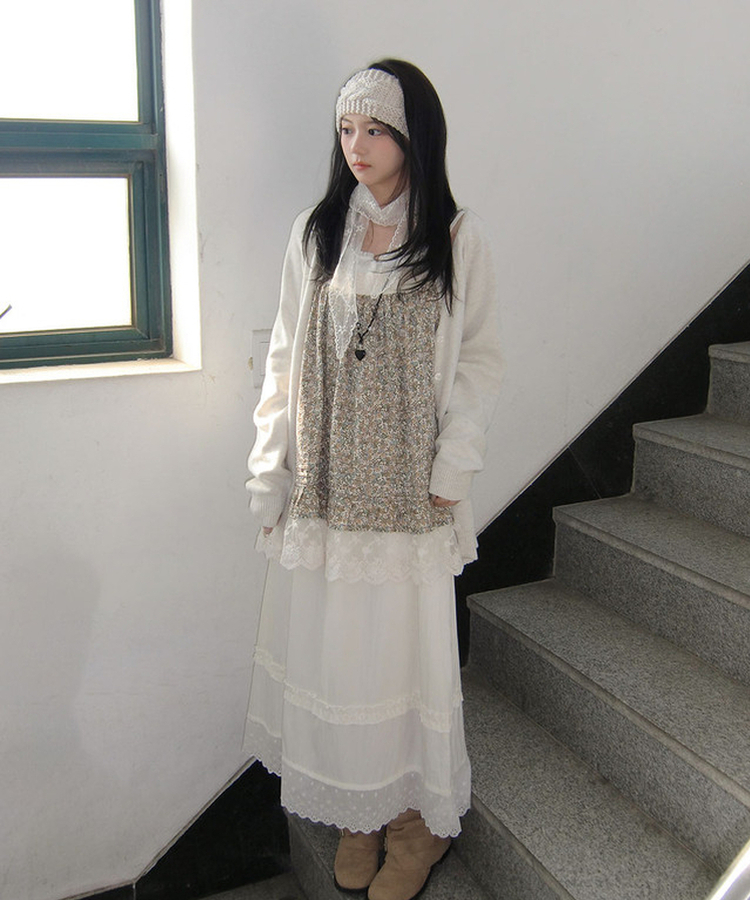 제크 프릴 레이스 밴딩 펀칭 롱 플레어 스커트 데이트룩 벚꽃룩 벚꽃 봄신상 베이지