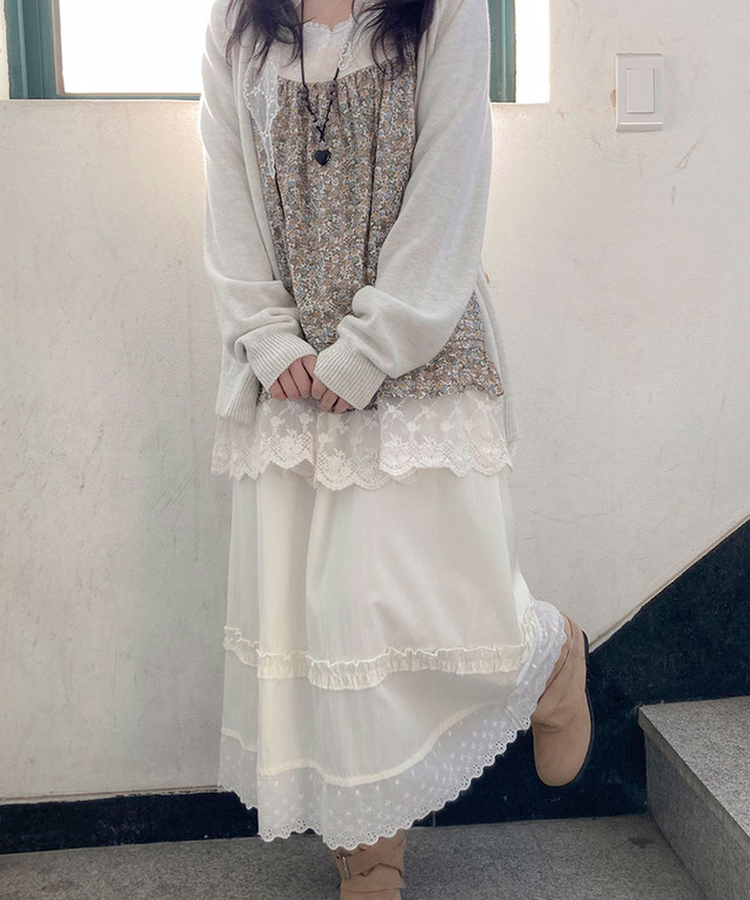 제크 프릴 레이스 밴딩 펀칭 롱 플레어 스커트 데이트룩 벚꽃룩 벚꽃 봄신상 베이지