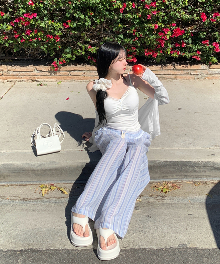 핀트 스트라이프 프릴 와이드 팬츠 레이스 밴딩 바지 끈조절 리본 롱팬츠 하체커버 하비추천 체형커버 데일리룩 봄신상봄팬츠 소라