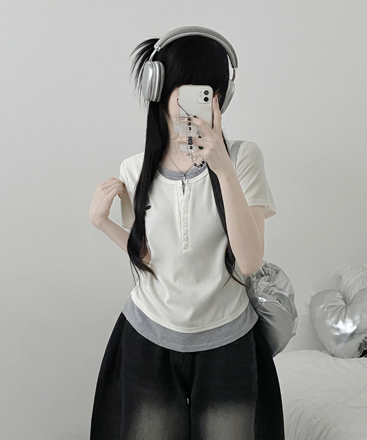 베리와펜버튼배색나시레이어드셔링반팔티 아이보리