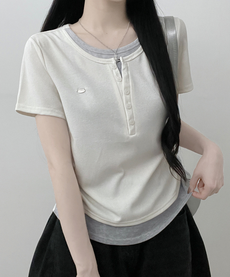 베리와펜버튼배색나시레이어드셔링반팔티 아이보리