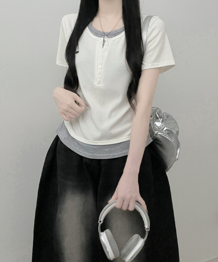 베리와펜버튼배색나시레이어드셔링반팔티 아이보리