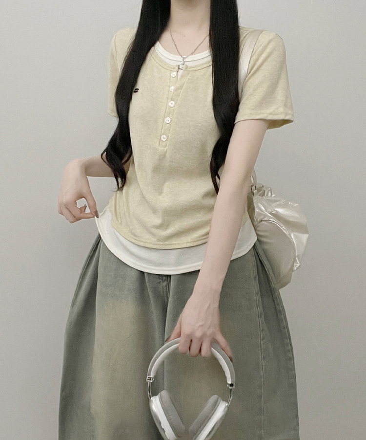 베리와펜버튼배색나시레이어드셔링반팔티 베이지