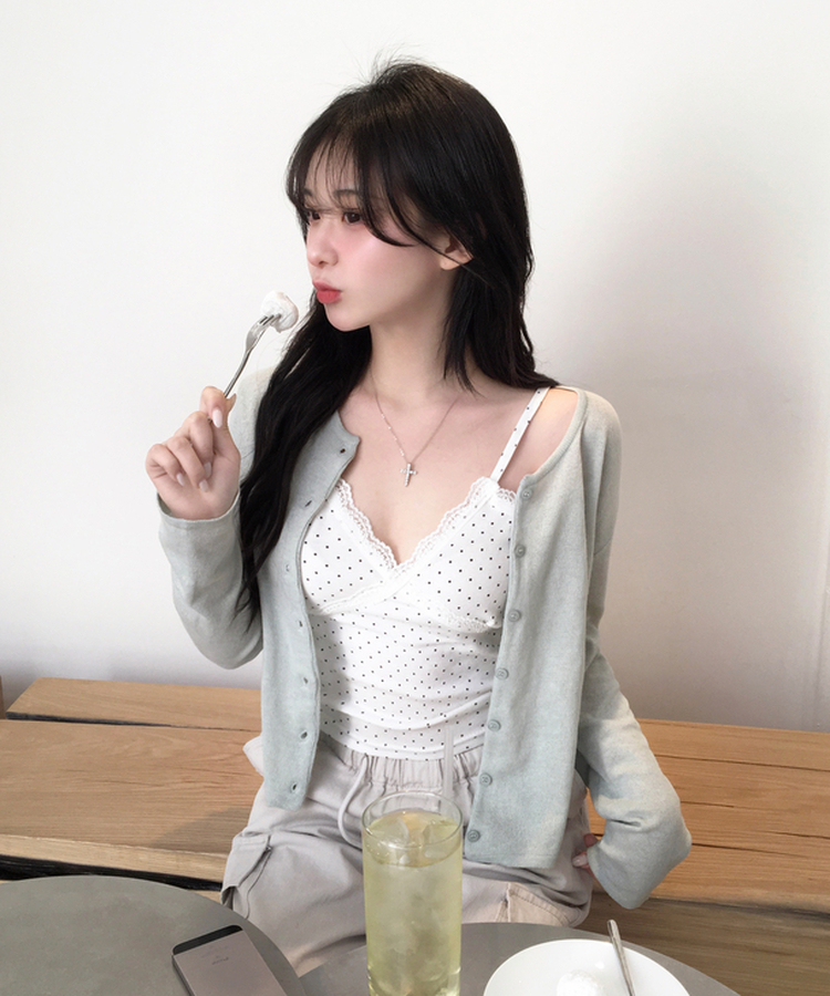 루픽 도트 나시 레이스 브이넥 크롭 민소매 끈나시 슬리브리스 레이어드템 러블리룩 데이트룩 데일리룩 여친룩 봄 신상봄 나시사계절템 아이보리