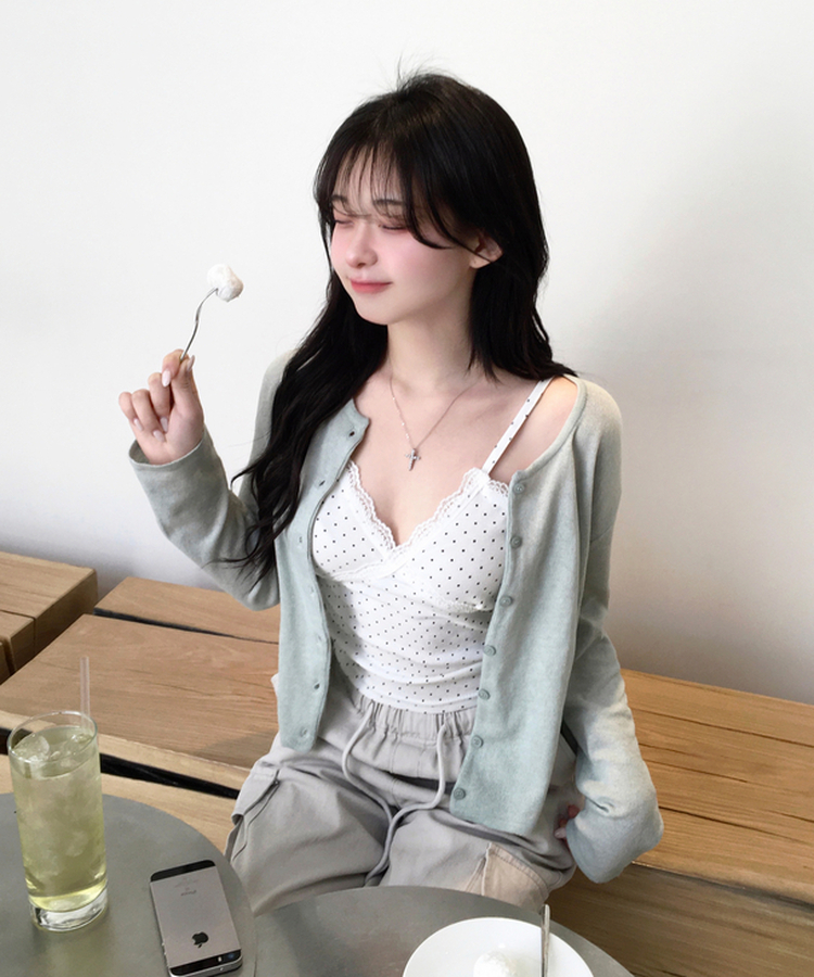 루픽 도트 나시 레이스 브이넥 크롭 민소매 끈나시 슬리브리스 레이어드템 러블리룩 데이트룩 데일리룩 여친룩 봄 신상봄 나시사계절템 아이보리