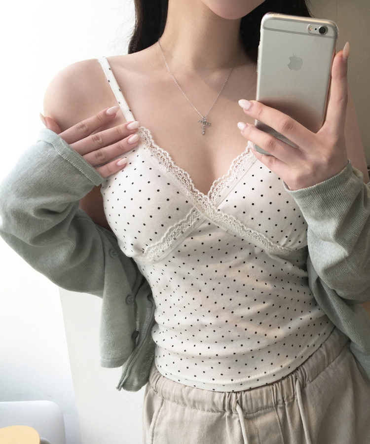 루픽 도트 나시 레이스 브이넥 크롭 민소매 끈나시 슬리브리스 레이어드템 러블리룩 데이트룩 데일리룩 여친룩 봄 신상봄 나시사계절템 아이보리