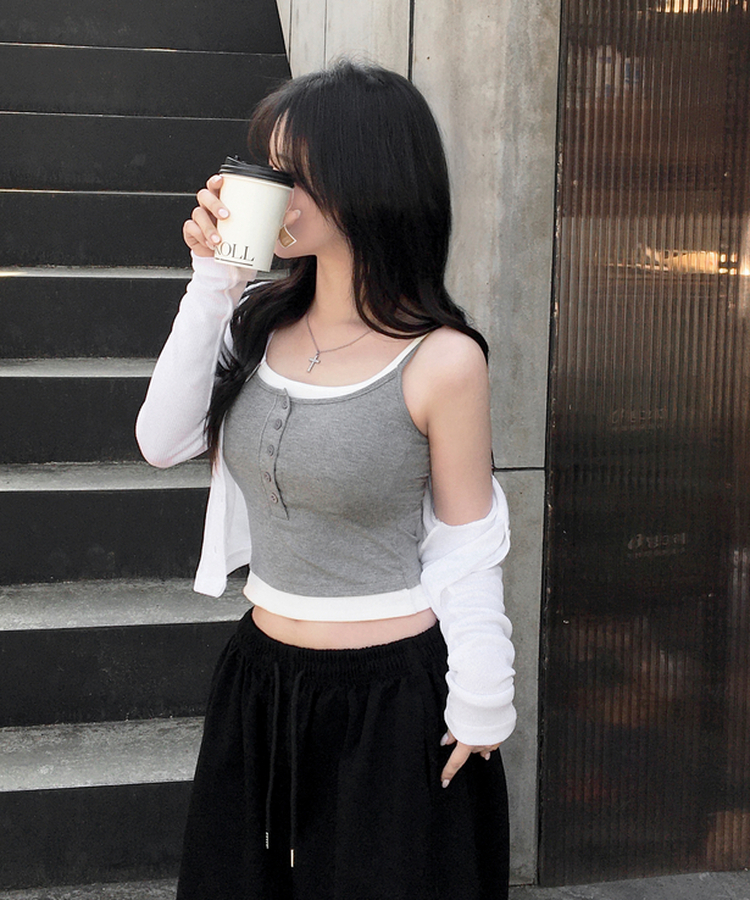 케이즈 단추 일체형 캡나시 민소매 슬리브리스 끈나시 골지 슬림핏 허리잘록핏 레이어드 캐주얼 데일리 봄신상봄나시 그레이