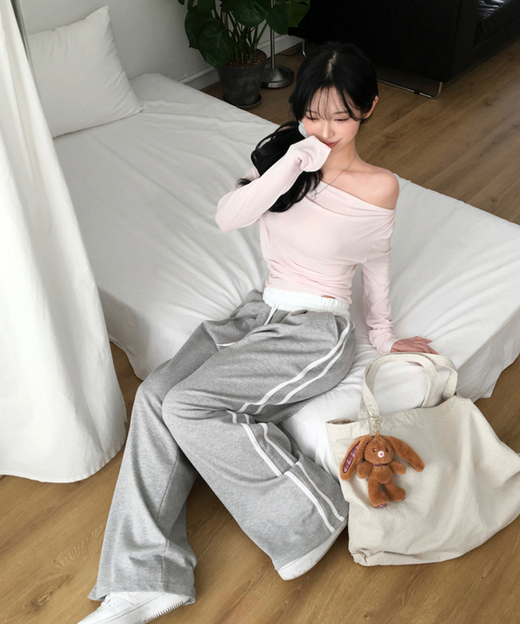 피젠 드레이프 오프숄더 티셔츠 긴팔 원숄더 핀턱 셔링 쫀쫀 여리 페미닌 러블리 데이트룩 말라핏 꾸안꾸 레이어드 봄신상간절기티셔츠 핑크