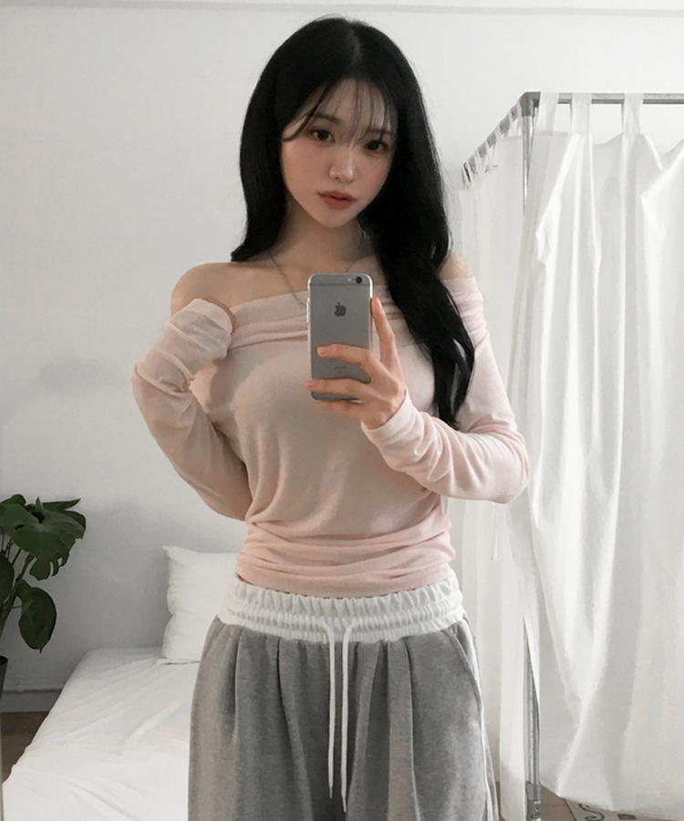 피젠 드레이프 오프숄더 티셔츠 긴팔 원숄더 핀턱 셔링 쫀쫀 여리 페미닌 러블리 데이트룩 말라핏 꾸안꾸 레이어드 봄신상간절기티셔츠 핑크