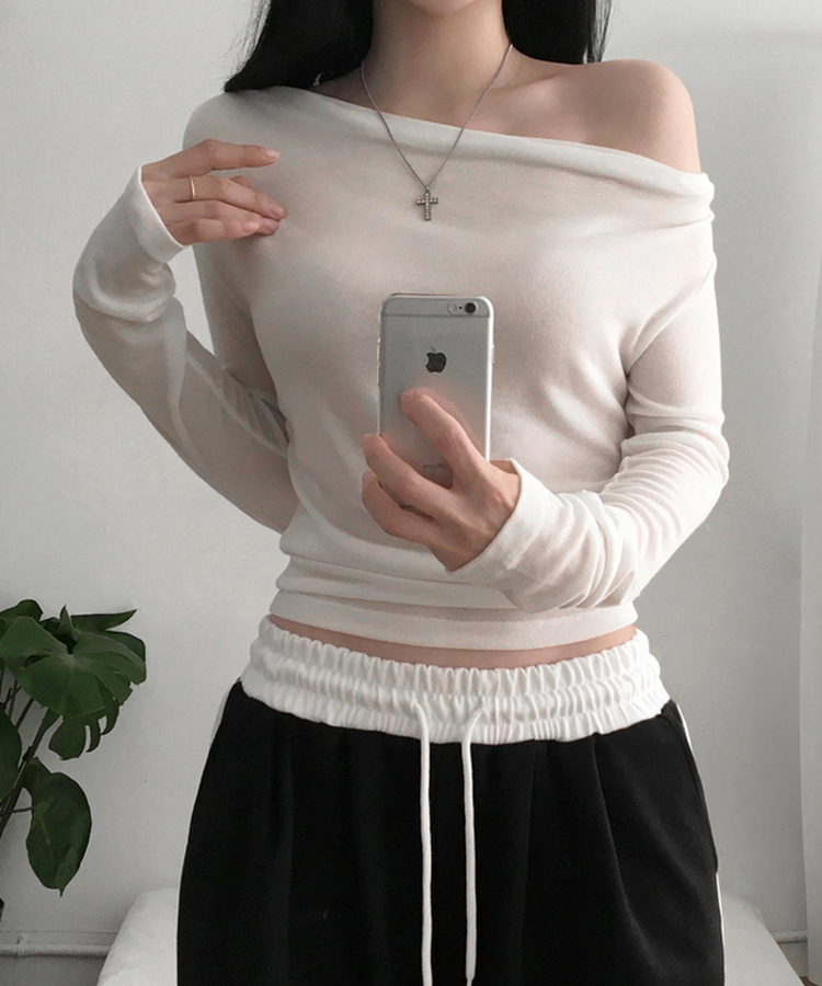 피젠 드레이프 오프숄더 티셔츠 긴팔 원숄더 핀턱 셔링 쫀쫀 여리 페미닌 러블리 데이트룩 말라핏 꾸안꾸 레이어드 봄신상간절기티셔츠 아이보리