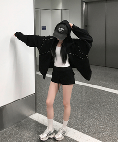 시엘 스터드 후드집업 포켓 빅후드 절개 긴팔 트레이닝 자켓 하이넥 포인트 유니크 힙무드 아방핏 데일리룩 개강룩 봄신상봄아우터간절기아우터 블랙