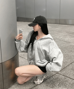 시엘 스터드 후드집업 포켓 빅후드 절개 긴팔 트레이닝 자켓 하이넥 포인트 유니크 힙무드 아방핏 데일리룩 개강룩 봄신상봄아우터간절기아우터 그레이