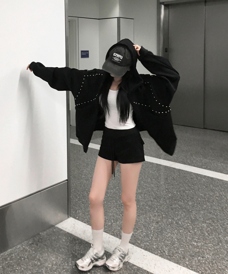 スタッズフードジップアップ BLACK