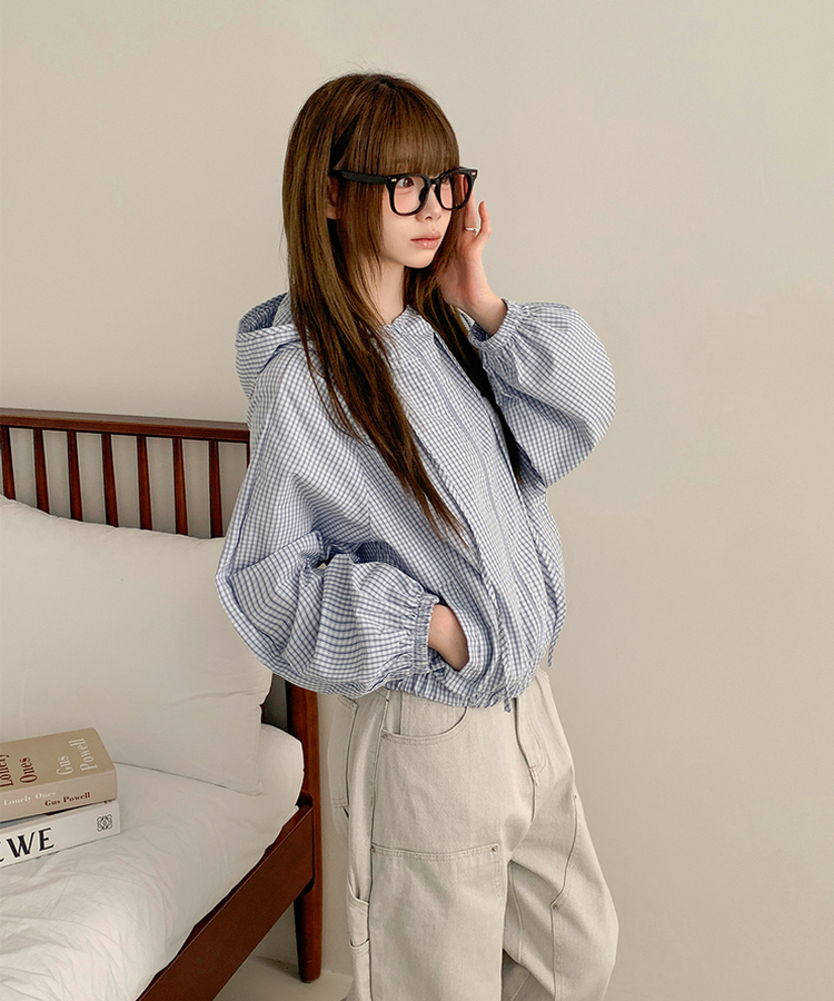 チェック刺繍フードウインドブレーカー SKY BLUE