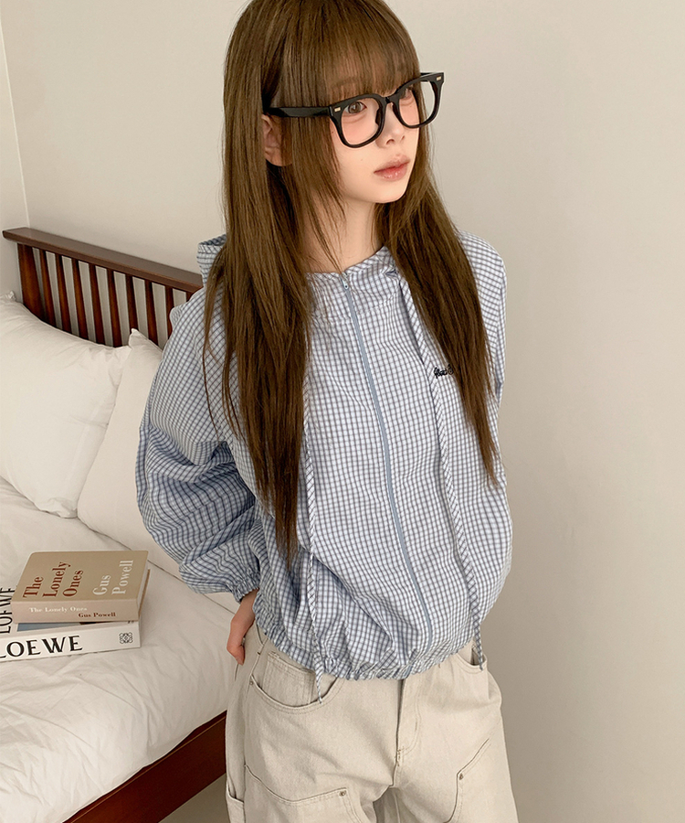 チェック刺繍フードウインドブレーカー SKY BLUE