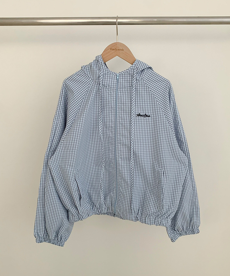 チェック刺繍フードウインドブレーカー