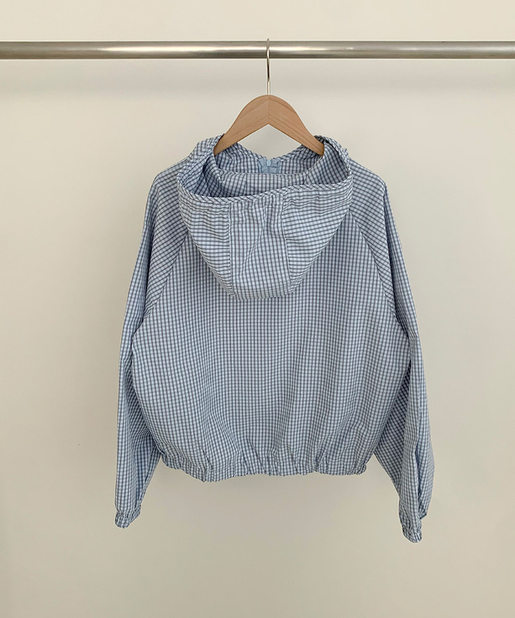 チェック刺繍フードウインドブレーカー