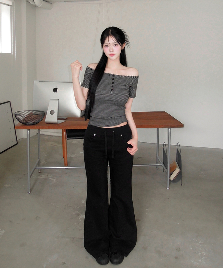 아노 단가라 오프숄더 반팔 티셔츠 스트라이프 버튼 포인트 크롭티 캐주얼 데일리룩 데이트룩 봄 신상여름 신상 블랙