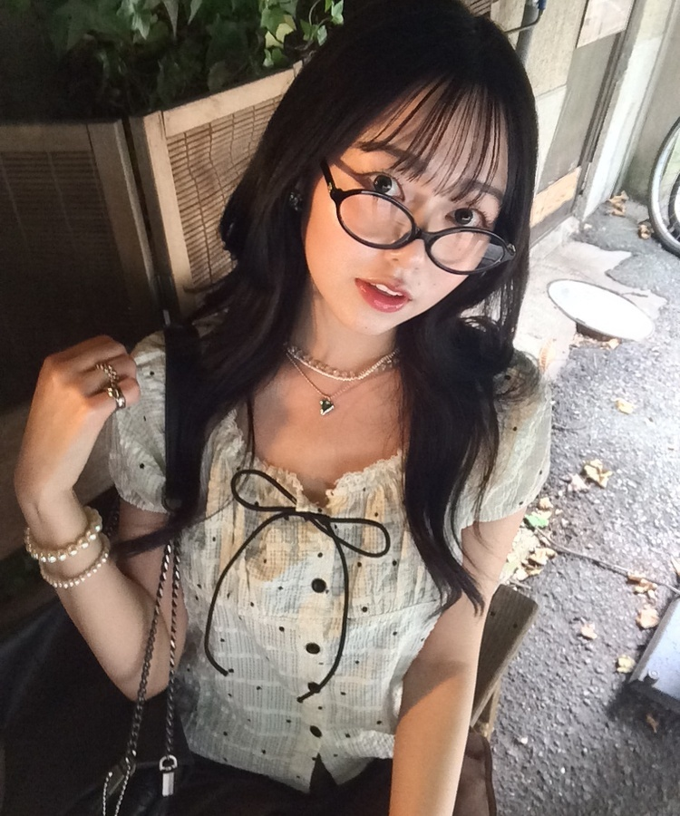 ドットリボンシャーリングブラウス CREAM