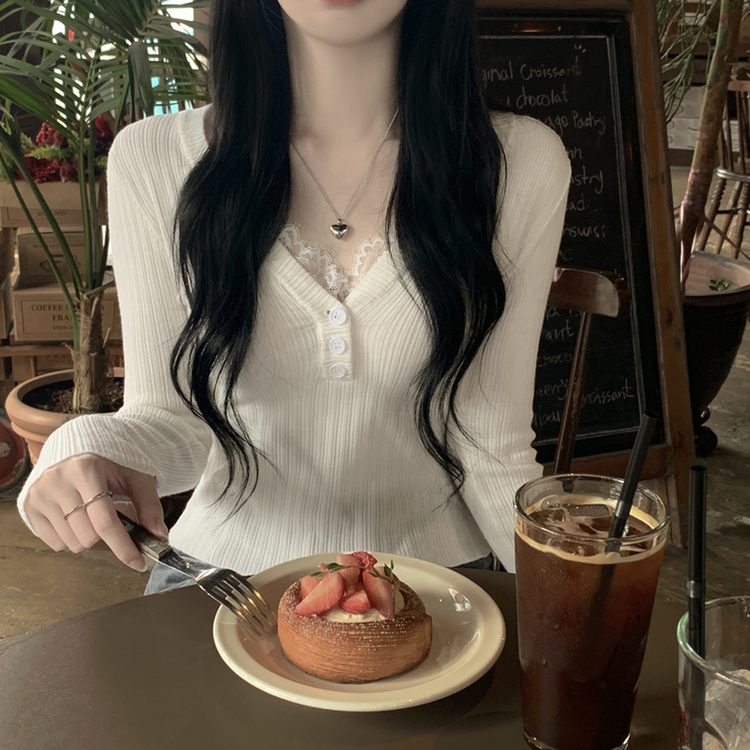 부드러워요 레이스 브이넥 버튼 슬림핏 골지 긴팔니트 화이트