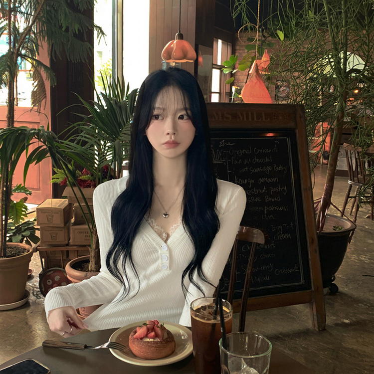 부드러워요 레이스 브이넥 버튼 슬림핏 골지 긴팔니트 화이트