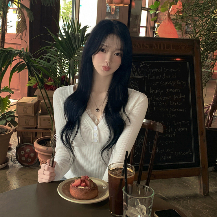 부드러워요 레이스 브이넥 버튼 슬림핏 골지 긴팔니트 화이트