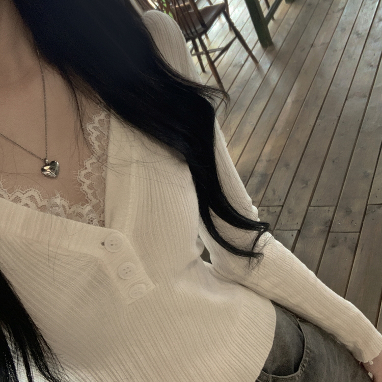 부드러워요 레이스 브이넥 버튼 슬림핏 골지 긴팔니트 화이트