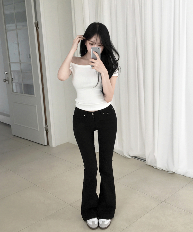 スタッズブーツカットパンツ BLACK