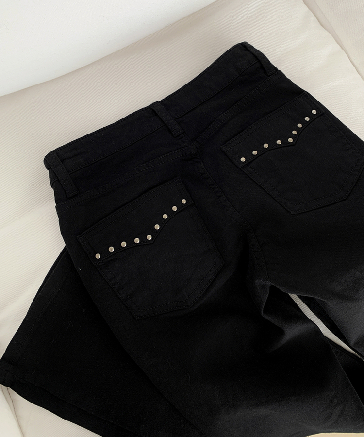 スタッズブーツカットパンツ