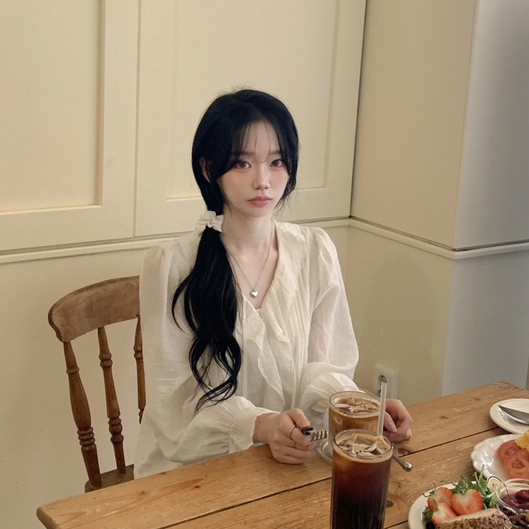 러블리 러플 스트랩 리본 프릴 시스루 브이넥 루즈핏 긴팔 쉬폰 블라우스 데이트룩 직장인룩 베이지