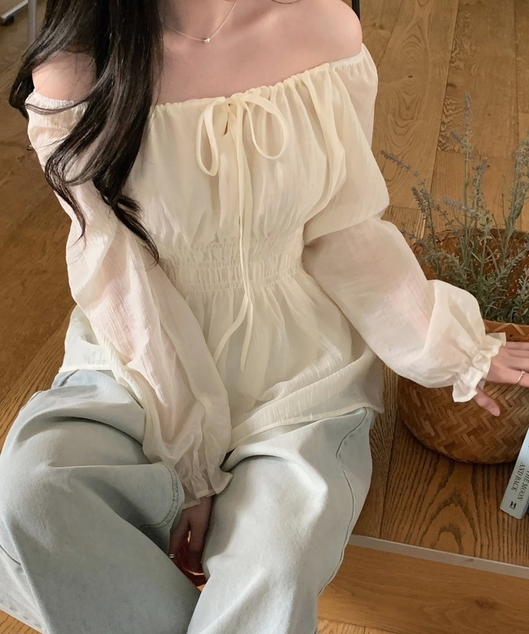 リボンシャーリングフレアブラウス BEIGE