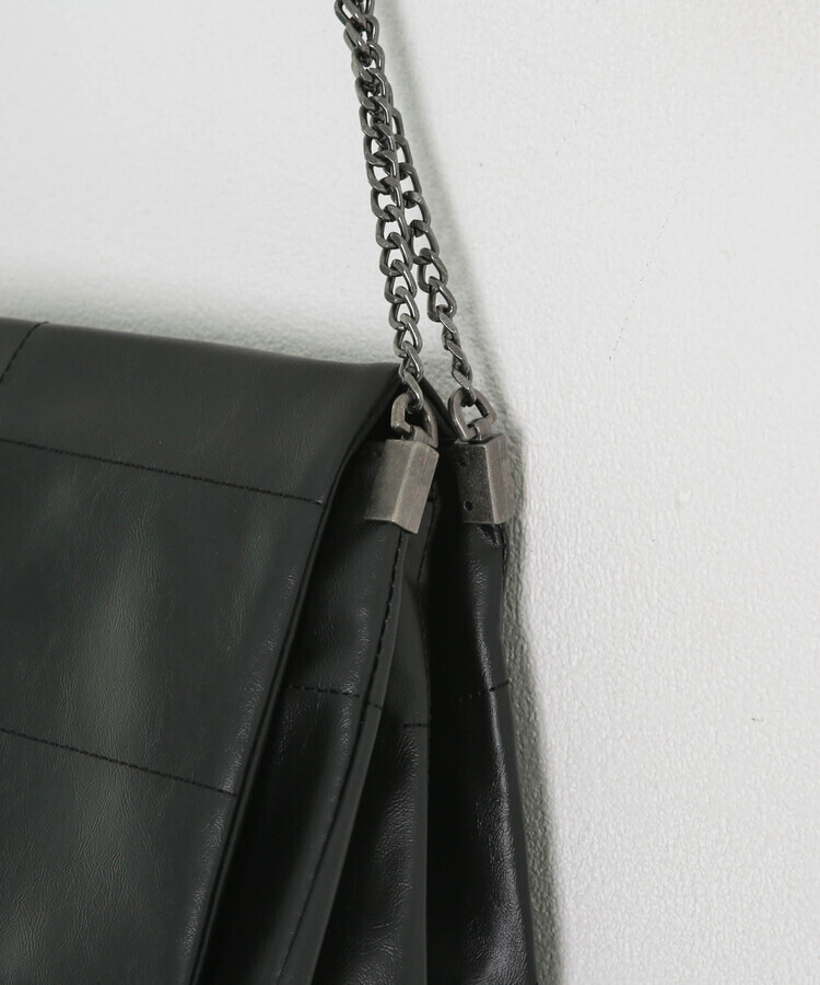 モードチェーンショルダーバッグ