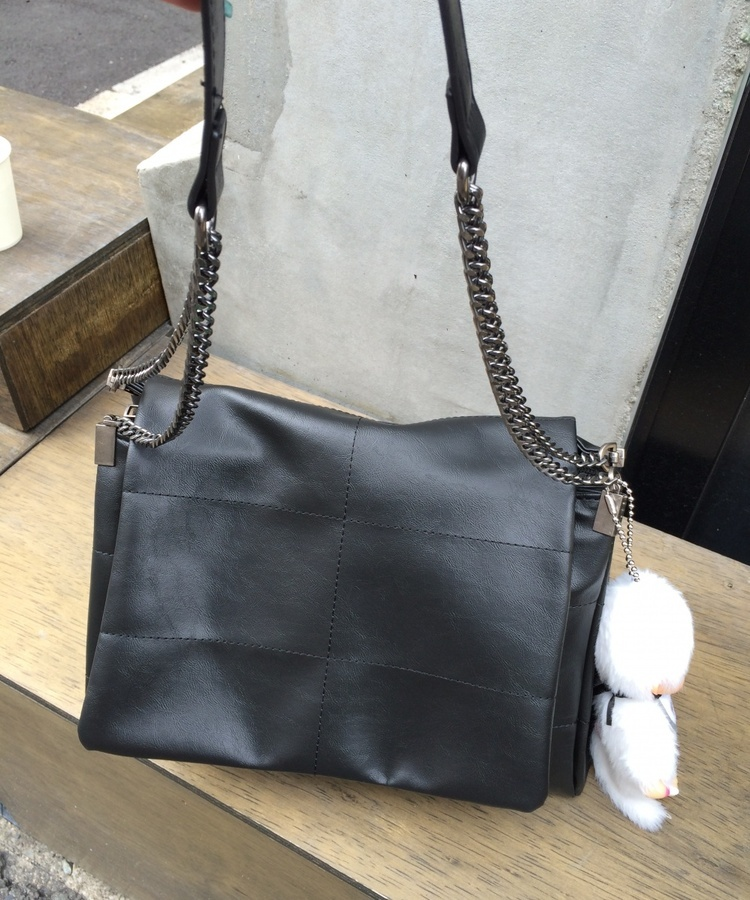 モードチェーンショルダーバッグ BLACK