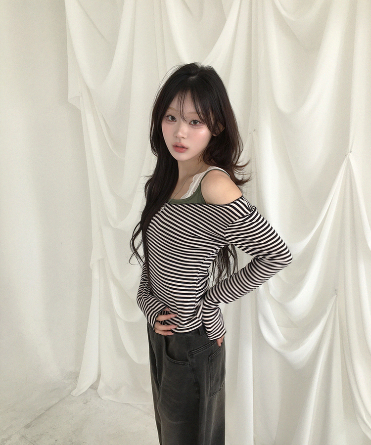 オフショルボーダースリムトップス IVORY