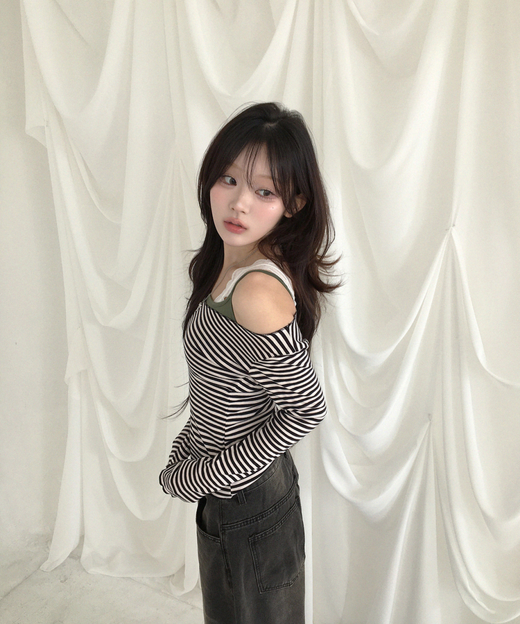 オフショルボーダースリムトップス IVORY