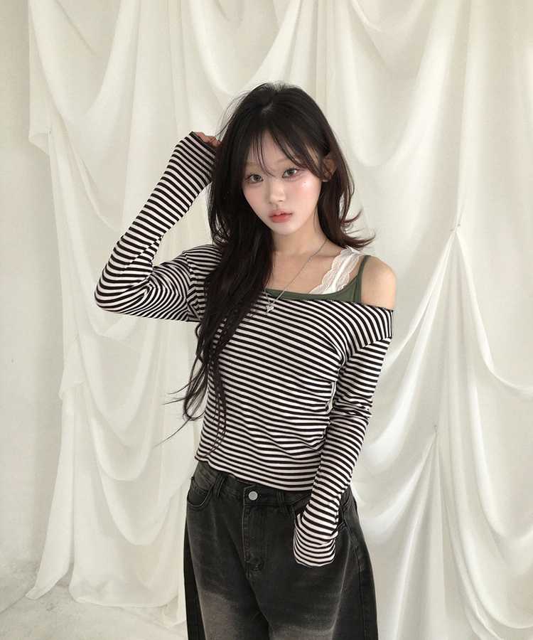 オフショルボーダースリムトップス IVORY