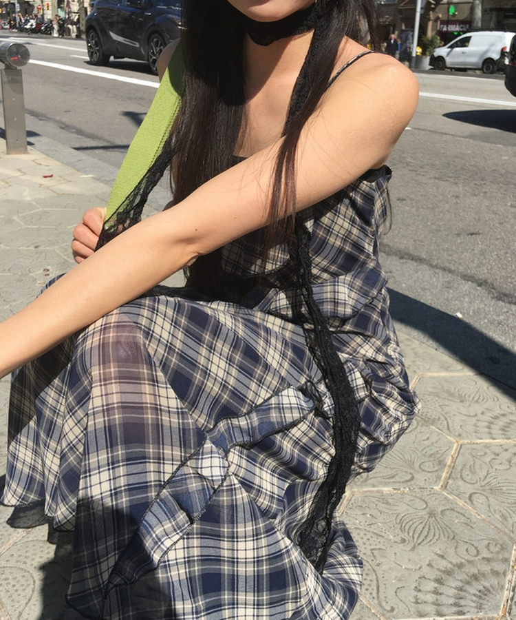 Vネックチェックフリルワンピース BLACK