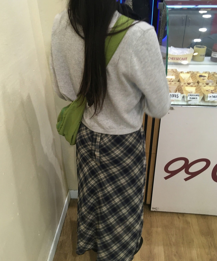 Vネックチェックフリルワンピース BLACK