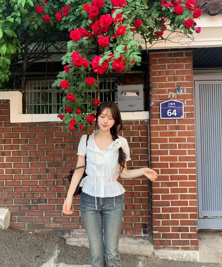 핀턱 프릴 반팔 블라우스 아이보리