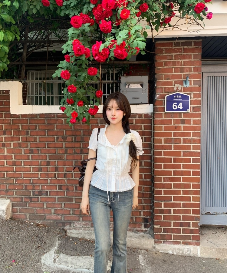 핀턱 프릴 반팔 블라우스 아이보리