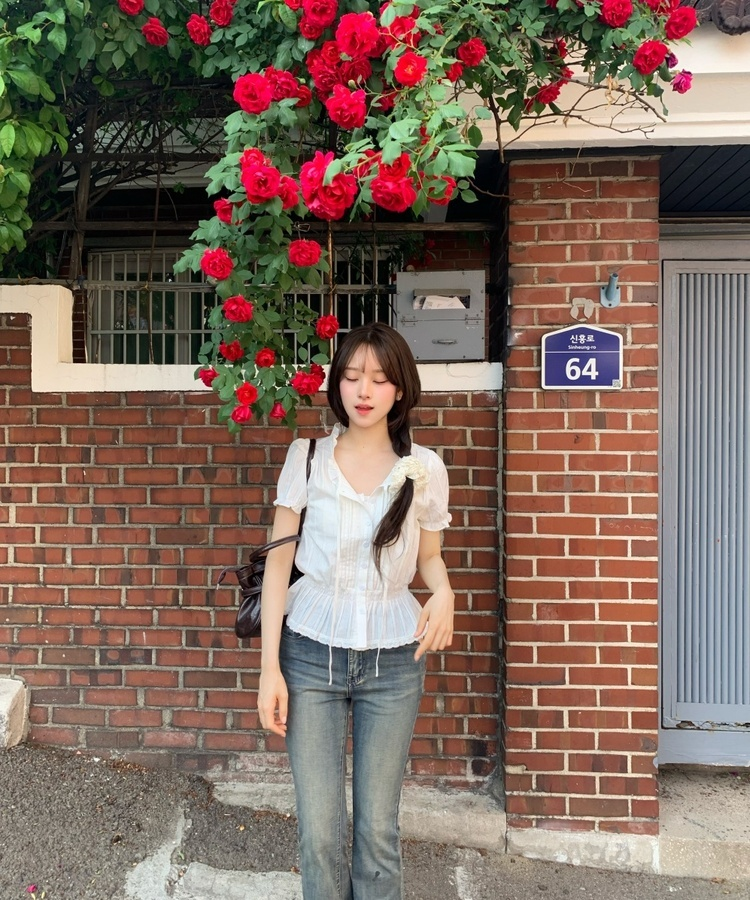 핀턱 프릴 반팔 블라우스 아이보리