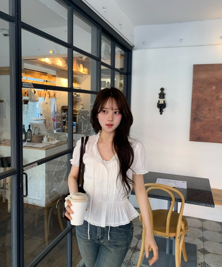 핀턱 프릴 반팔 블라우스 아이보리