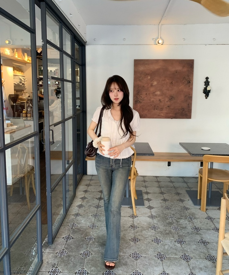 핀턱 프릴 반팔 블라우스 아이보리