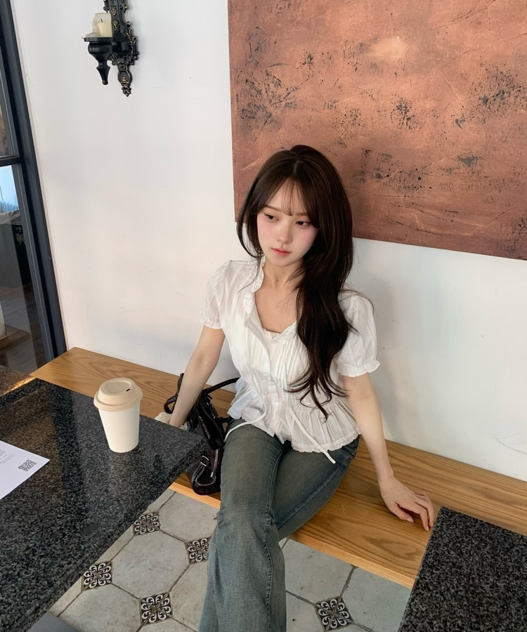 핀턱 프릴 반팔 블라우스 아이보리