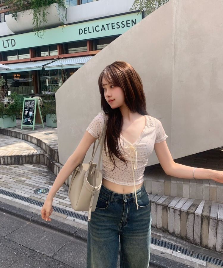 小花柄レースリボンシャーリングトップス｜半袖Tシャツ｜韓国