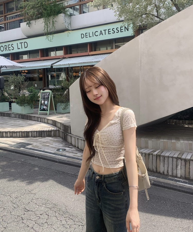 小花柄レースリボンシャーリングトップス｜半袖Tシャツ｜韓国