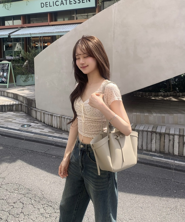 小花柄レースリボンシャーリングトップス｜半袖Tシャツ｜韓国