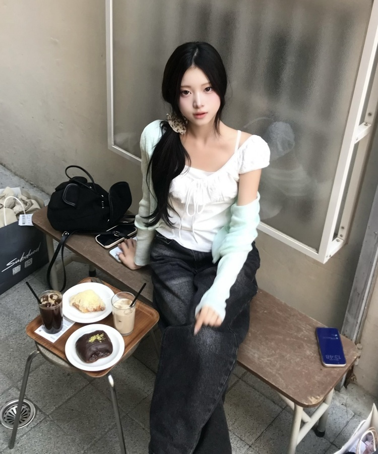 레이스 리본 탑 화이트