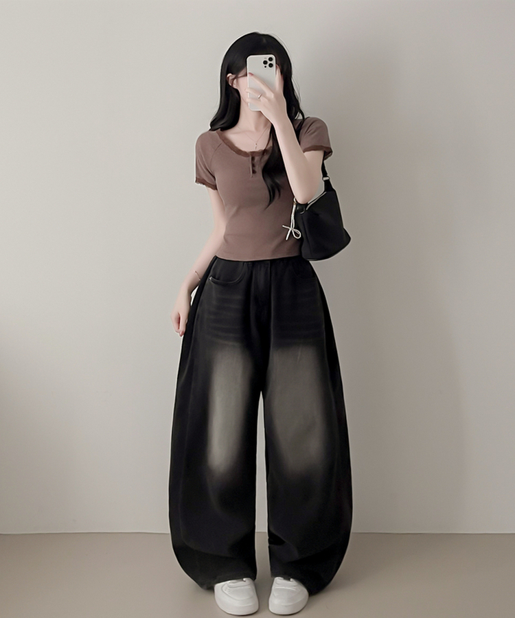 小花柄ボタン半袖Tシャツ BROWN